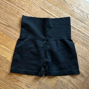 OQQ bike shorts small